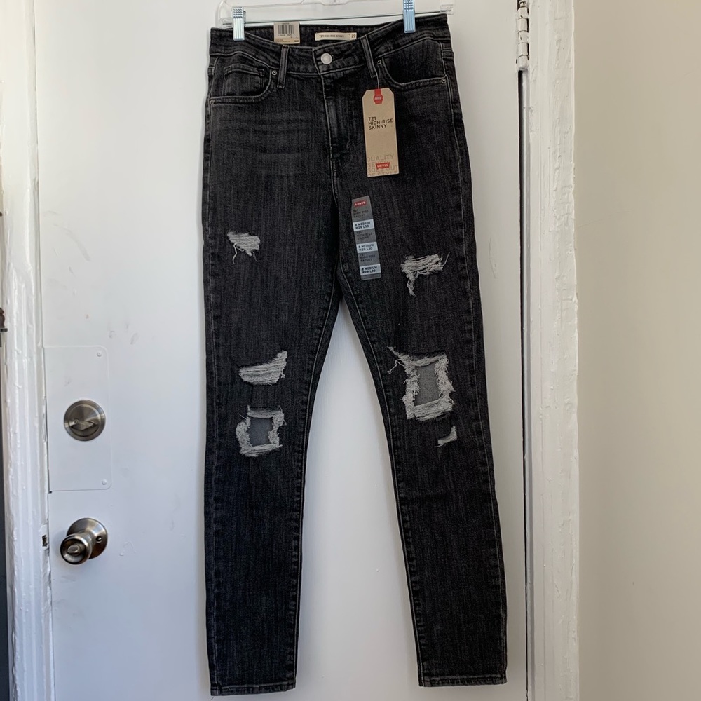 Levi’s 721 High-Rise Skinny Jeans